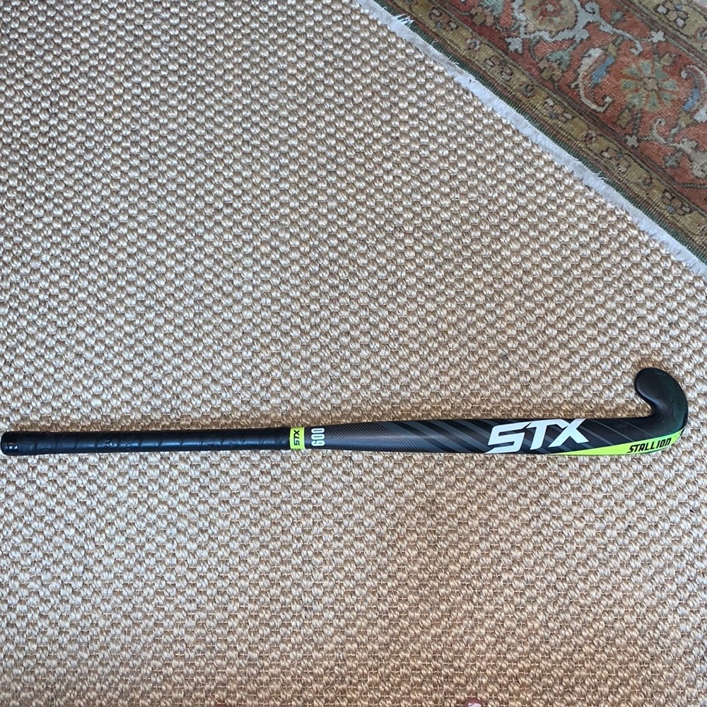 STX Stallion 600 field hockey stick